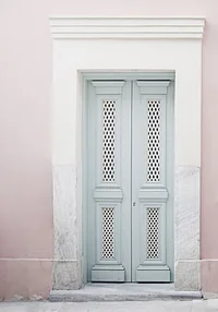 Za magicznymi drzwiami