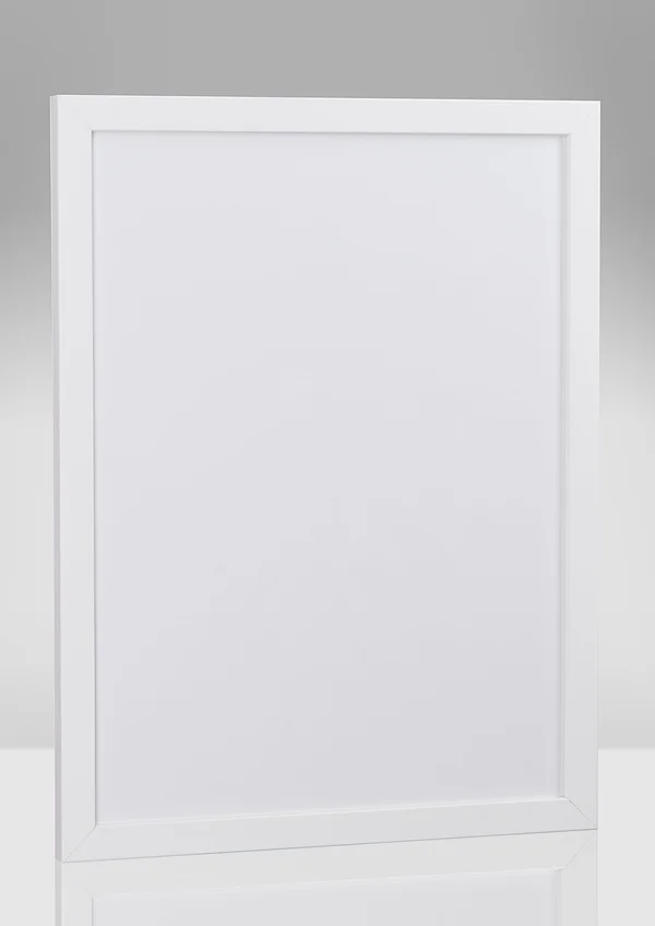 Biała rama do plakatu