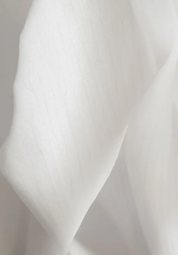 Surowa delikatność